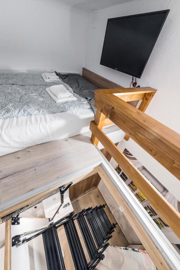 Micro Apartments 2,5 Qm - Najmniejsze Apartamenty Swiata 2,5 Mkw Cracóvia Exterior foto