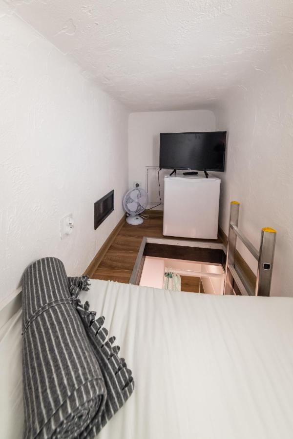 Micro Apartments 2,5 Qm - Najmniejsze Apartamenty Swiata 2,5 Mkw Cracóvia Exterior foto