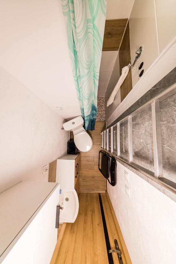 Micro Apartments 2,5 Qm - Najmniejsze Apartamenty Swiata 2,5 Mkw Cracóvia Exterior foto