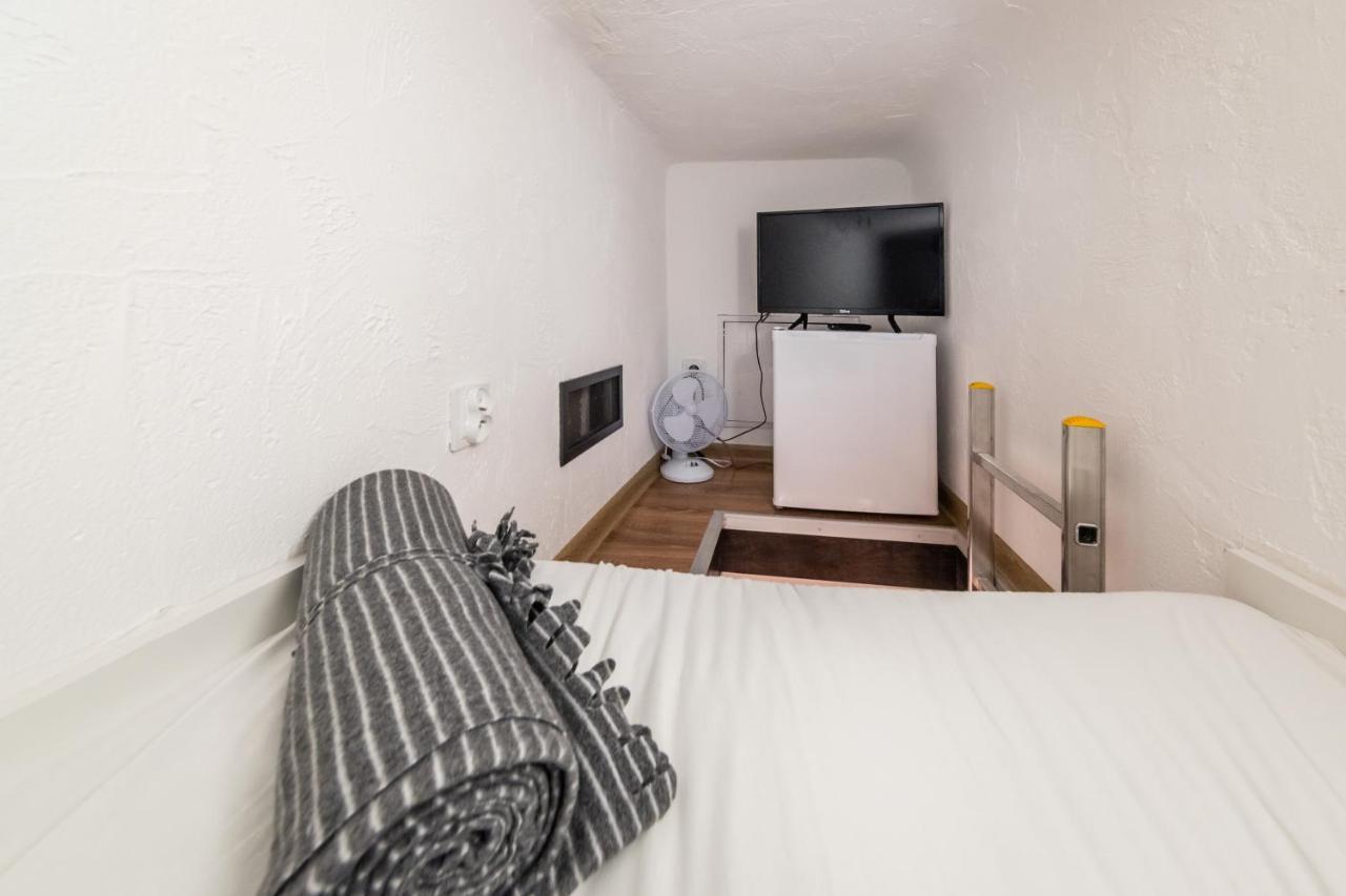 Micro Apartments 2,5 Qm - Najmniejsze Apartamenty Swiata 2,5 Mkw Cracóvia Exterior foto